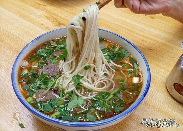 去吃兰州拉面,一大碗牛肉饺子才九块,牛肉拉面几片牛肉也是九元。这什么情况?