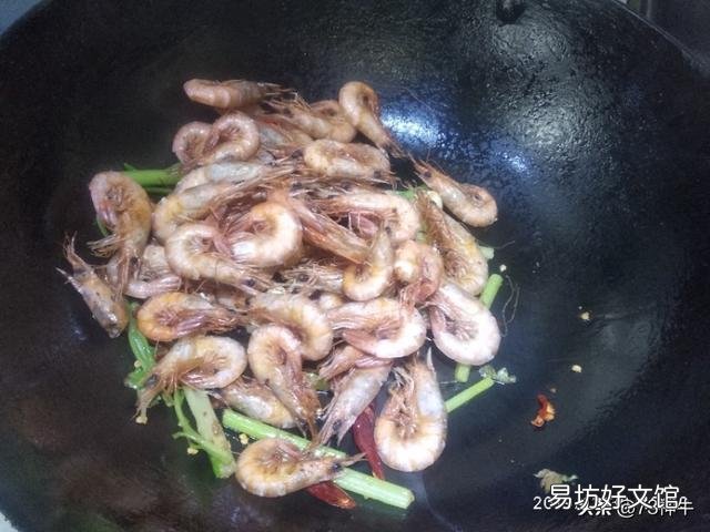 沿海地区都吃什么既便宜又好吃的海鲜啊?