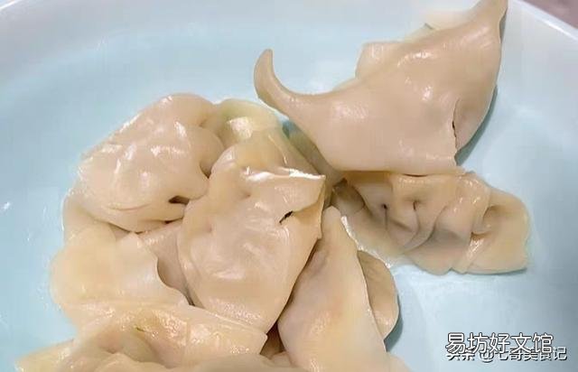 有的水饺厂为什么请那么多人来包却不用水饺机器?