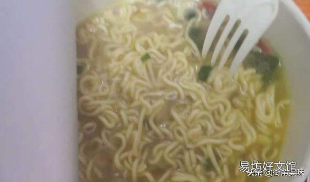 疫情期间,为啥超市里的香菇炖鸡面会受冷落?