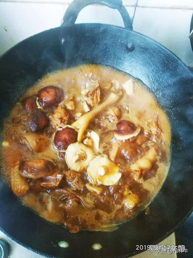 过年做两道菜给家公家婆尝尝:鸡肉和牛肉。请教怎样做鸡才好吃？牛肉怎么炒才滑嫩？