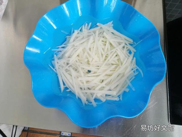 土豆絲怎么樣炒不粘鍋？