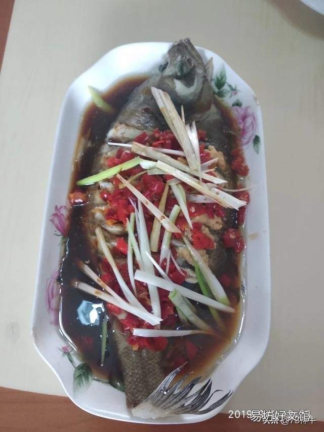 最近猪肉很贵，昨天黄渤海开海了，海鱼开始上市，你最喜欢吃哪种鱼，如何制作更美味？