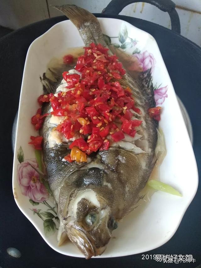 最近猪肉很贵，昨天黄渤海开海了，海鱼开始上市，你最喜欢吃哪种鱼，如何制作更美味？