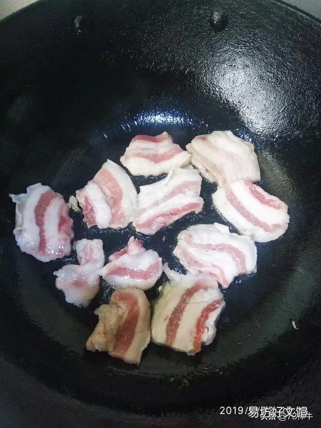 猪肉好贵啊,今天去买排骨,要33块钱一斤!你们那边的多少钱一斤?