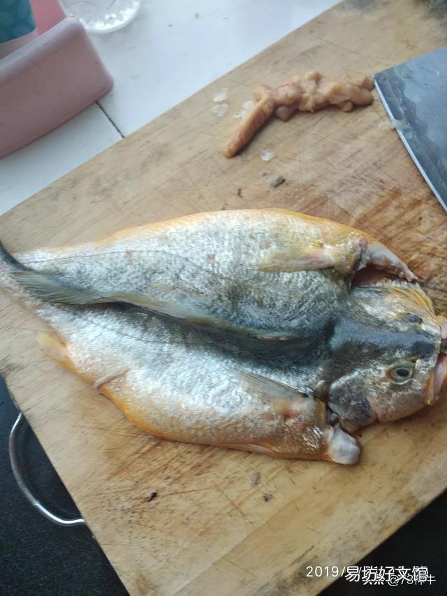 你爱吃黄花鱼吗?它是一种什么样的鱼?你了解多少?