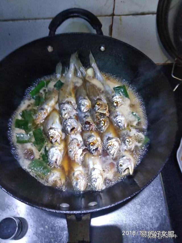 你爱吃黄花鱼吗?它是一种什么样的鱼?你了解多少?
