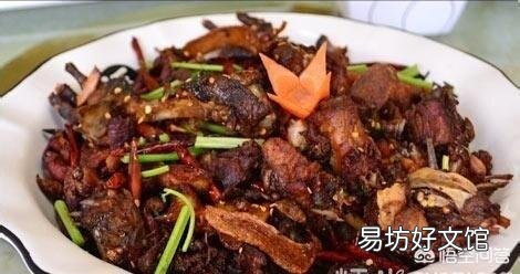 说说你的家乡有哪些美食和特产?