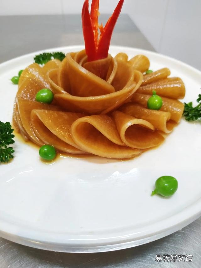 在你印象中,有哪些食物看起来很难吃,但是吃一口就彻底爱上它了?