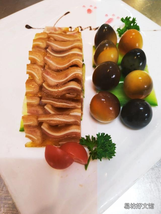 在你印象中,有哪些食物看起来很难吃,但是吃一口就彻底爱上它了?