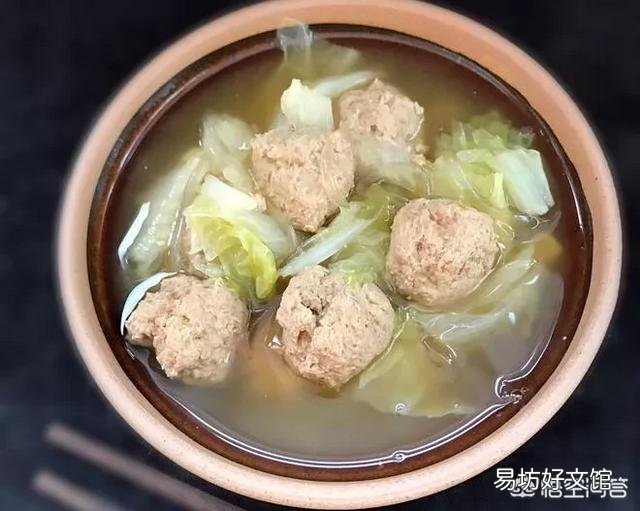 大年三十晚上的年夜饭做几个菜比较合适?