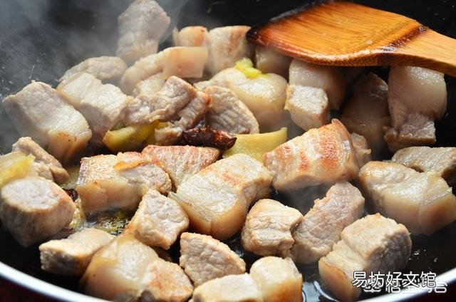 做红烧肉先用油炸一下起什么作用？怎么做好吃？