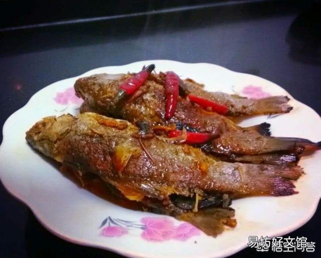 平均四五两重的小鲫鱼，在家里怎么做好吃？