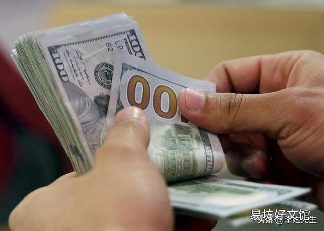 如果美国因为疫情戒严了,按照美国普通民众无存款的消费观来说会怎么样?