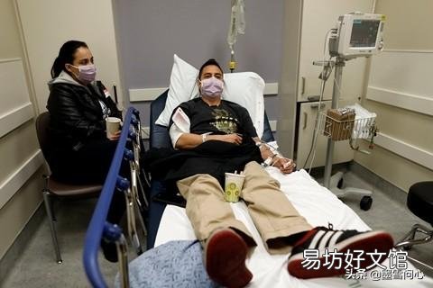 如果美国因为疫情戒严了,按照美国普通民众无存款的消费观来说会怎么样?