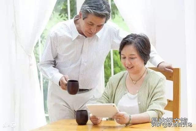 从单位里退休以后,是在家休息好,还是趁着身体健康,再找份工作的好,对此你怎么看?
