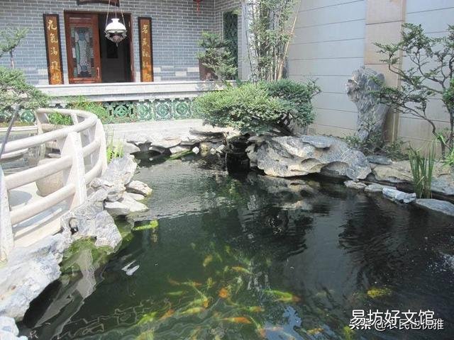 想在院子里砌个鱼池,不做防水可以吗?