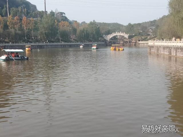 不喂饲料 农村鱼塘里面的鱼怎样快点长大?