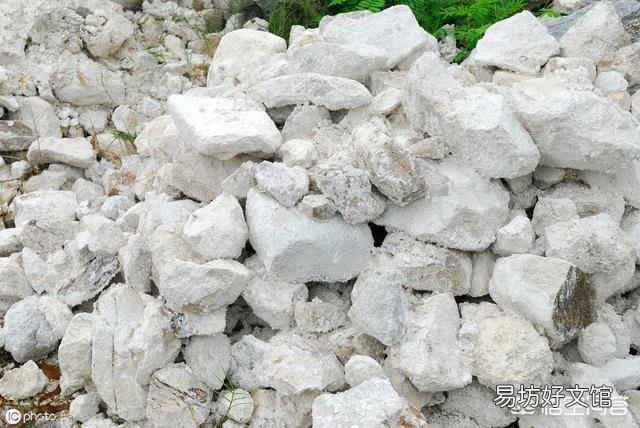 鱼塘消毒用什么代替生石灰比较好？