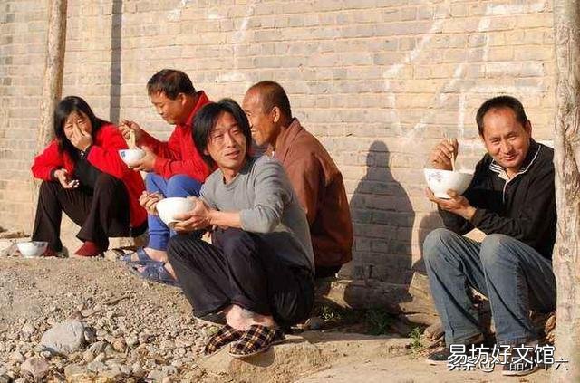 在农村,如果丈夫外出为啥老婆要在大门口放一个空碗?