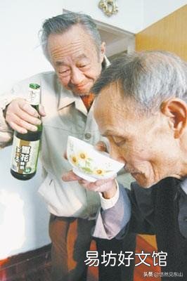 在农村,如果丈夫外出为啥老婆要在大门口放一个空碗?