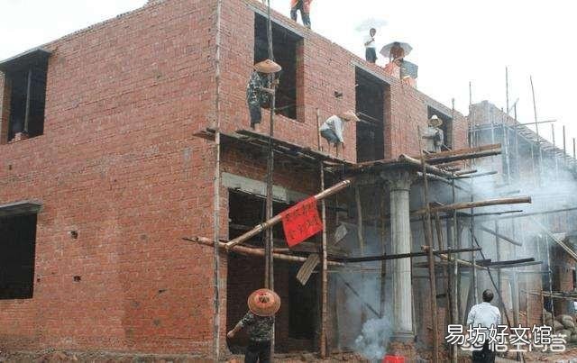 现在农村,为什么有些人家中只有一个孩子,还建三层四层的楼房,是为了什么?