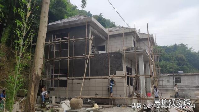 建一栋进深九米宽十三米的二层自建房,一层要大堂屋二层要多卧,如何设计?