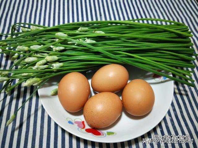农村菜园子里种植的韭菜开花了，那么韭菜花能吃吗？要怎么做好吃呢？