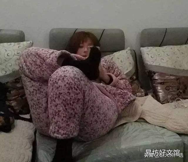 疫情隔离期间,女人还有必要每天都穿的漂漂亮亮,一早起床化妆吗?