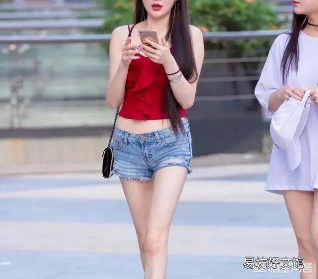 小吊带上衣都可以怎么搭配?