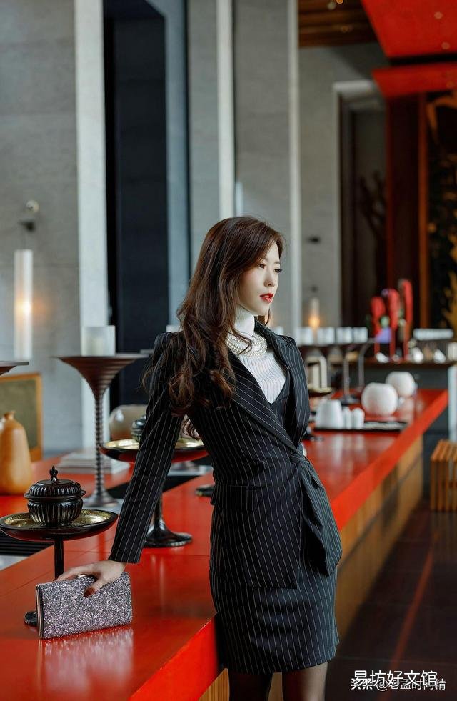 职场女性如何穿搭?