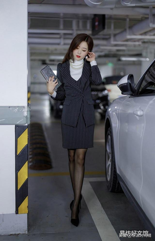 职场女性如何穿搭?