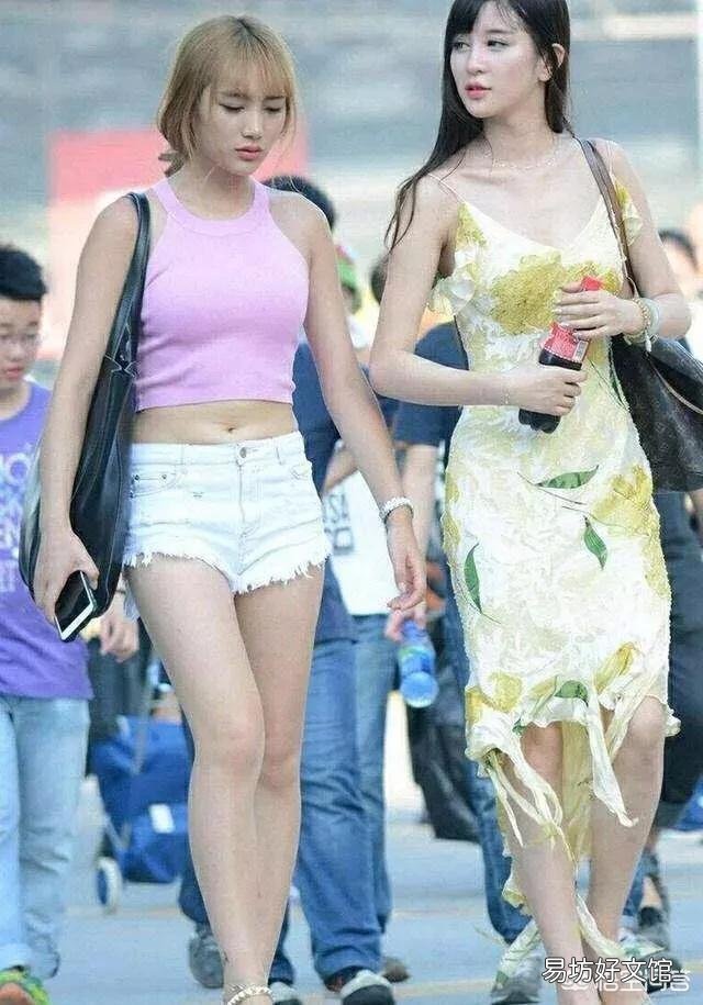 为什么有些女生穿衣搭配的时候,喜欢炫腹露出腰部的一部分?