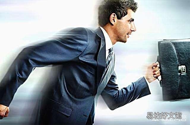 一下属突然向你辞职并拒绝跟你深入讨论真实辞职原因，但一天后又说不辞了，你怎么办？