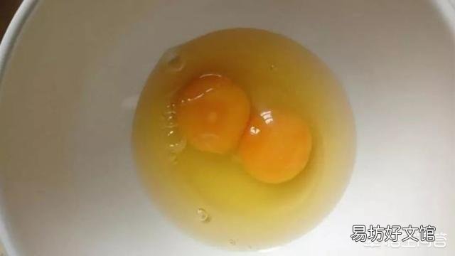 母鸡下的双黄蛋真的能孵出两只小鸡吗?双黄蛋是不是更有营养?