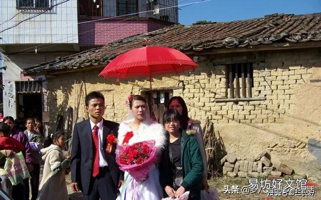 農村婚嫁習俗中，為何婚后第三天新郎要和新娘一起“回門”？有何講究嗎？