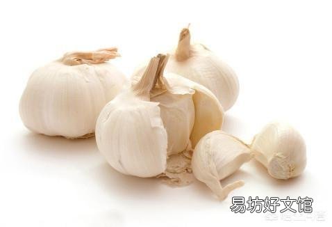 做好酒泡大蒜后,是吃蒜好还是喝泡了蒜的酒好?