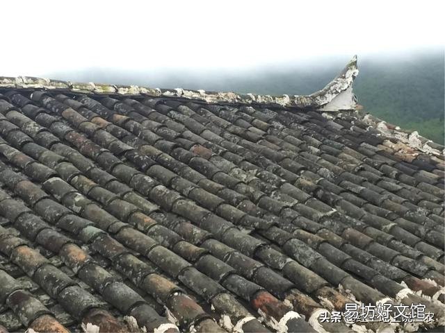 农村的瓦房几十年了漏雨比较严重，在不花费较多的情况下如何整修？