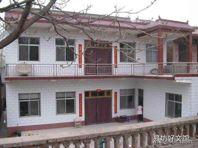 农村老话：大屋摞小屋，三年二篇哭，说的是啥意思呢？