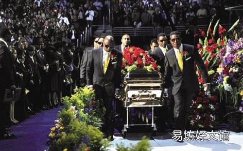 迈克尔杰克逊漂白皮肤是真的吗,90%的人肯定都不知道其中真相