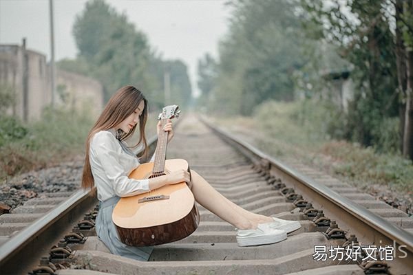 教你每天切换不同style 初秋穿什么颜色好看又应景