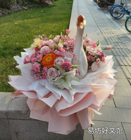 大鹅花束要自己准备鹅吗 活鹅花束怎么固定