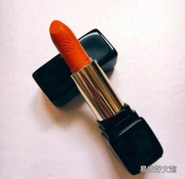 每一支都是热门色号 盘点男明星代言的口红
