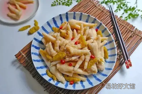 泡椒凤爪为什么加柠檬 泡椒凤爪用青柠檬还是黄柠檬
