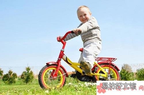孩子学习自行车最佳年龄 孩子越早骑车越好吗