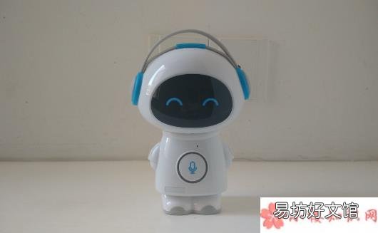 小亲婴幼儿童小机器人怎么样好用吗 儿童早教机器人品牌推荐