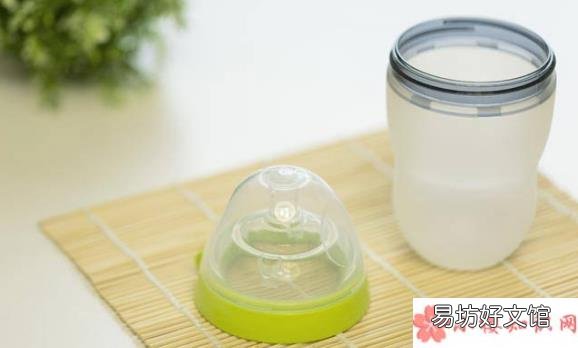 给宝宝洗奶瓶用水冲的干净吗 给宝宝洗奶瓶要用刷子吗