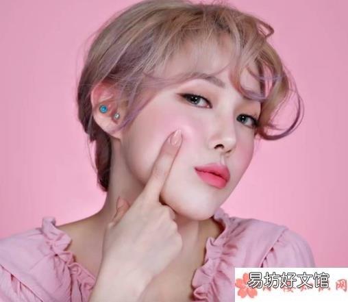 夏天化妆太油腻怎么办2018 夏天如何化妆不浮粉不脱妆