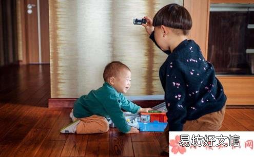 大宝在二胎后惹人讨厌怎么办 生二胎怎么给大宝的心理问题进行安抚