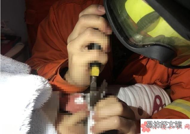被睡袋拉链卡住下体的男童怎么样了 睡袋拉链卡住男童下体是怎么回事